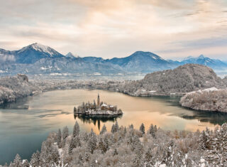 A winters morning in Bled © Franci Ferjan - www.slovenia.info