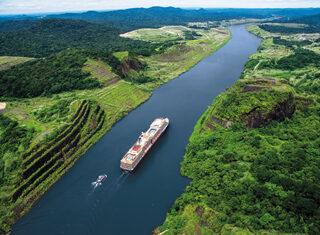 ms Nieuw Amsterdam cruising the Panama Canal