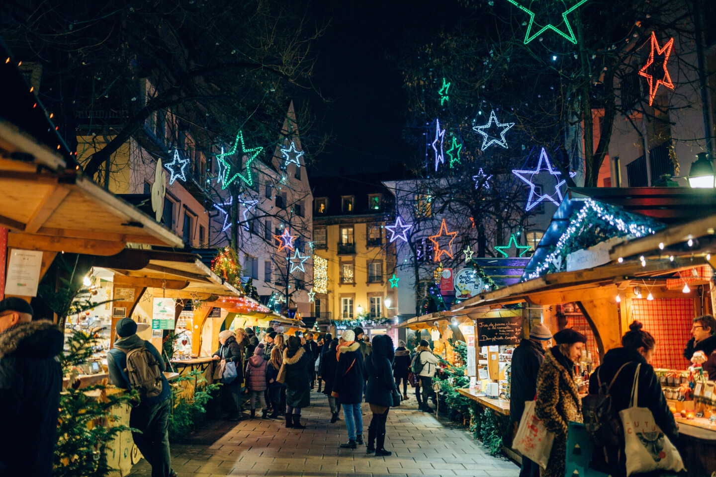 Strasbourg-Alsace-France-Strasbourg-Christmas-Market-at-night-USAGEONCE ...