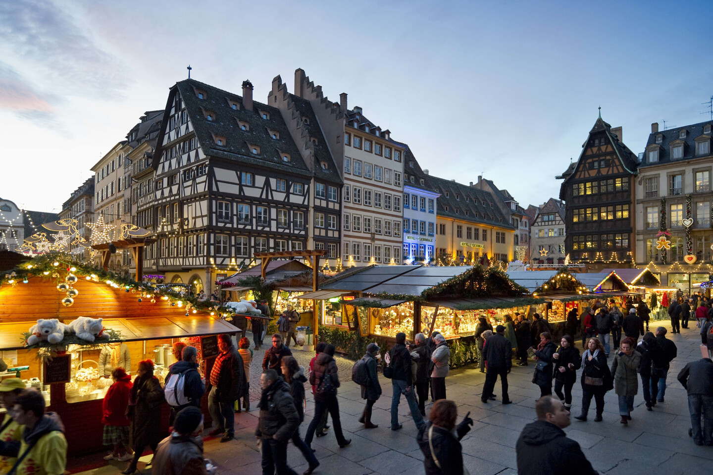 Strasbourg là nơi có một trong những chợ Giáng Sinh cổ xưa nhất Châu Âu