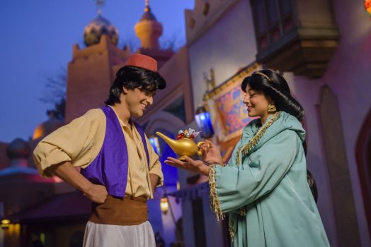 Aladdin and Jasmine at Adventureland Bazaar ©Disney