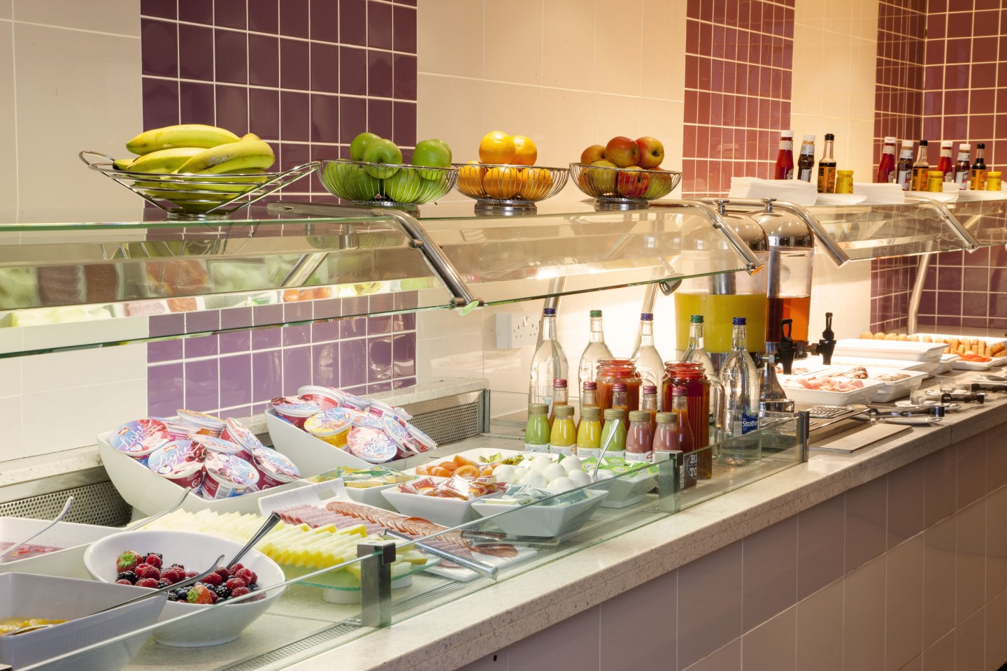 Buffet Breakfast © Holiday Inn London Shepperton ...