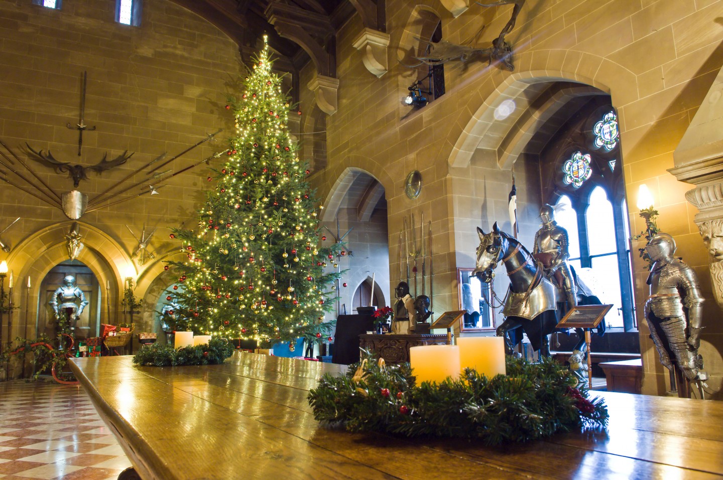 Warwick Castle, Warwickshire - Castle dressed for Christmas © www ...