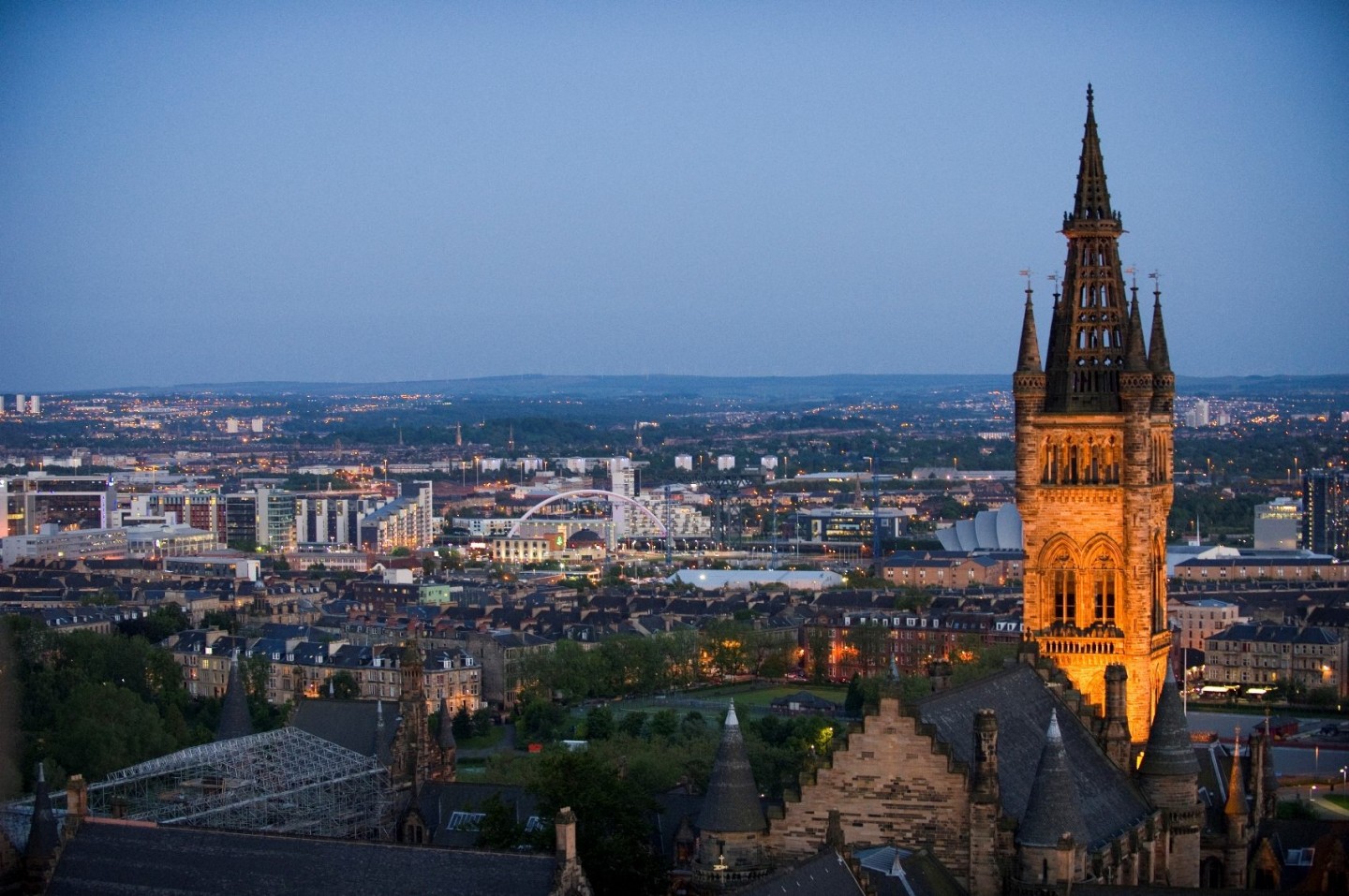 university-of-glasgow-tower-glasgow-city-marketing-bureau-2014